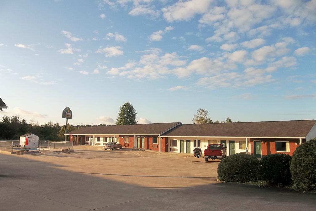 Douglas Inn & Suites, Blue Ridge, Ga Eksteriør billede